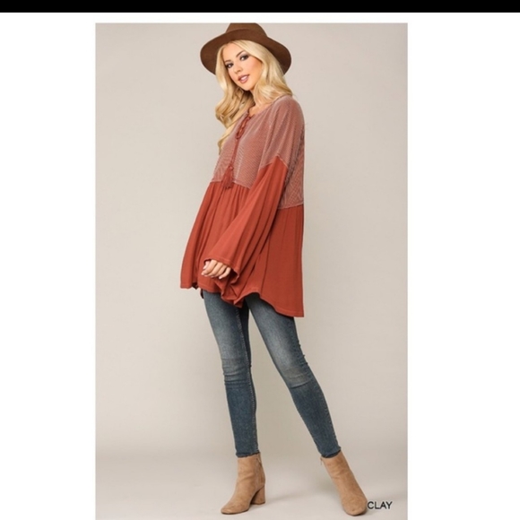 ***SOLD***CLAY BELL SLEEVES TOP - Picture 3 of 6